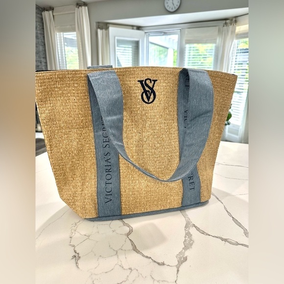 NWT Victoria’s Secret straw tote - Picture 1 of 9
